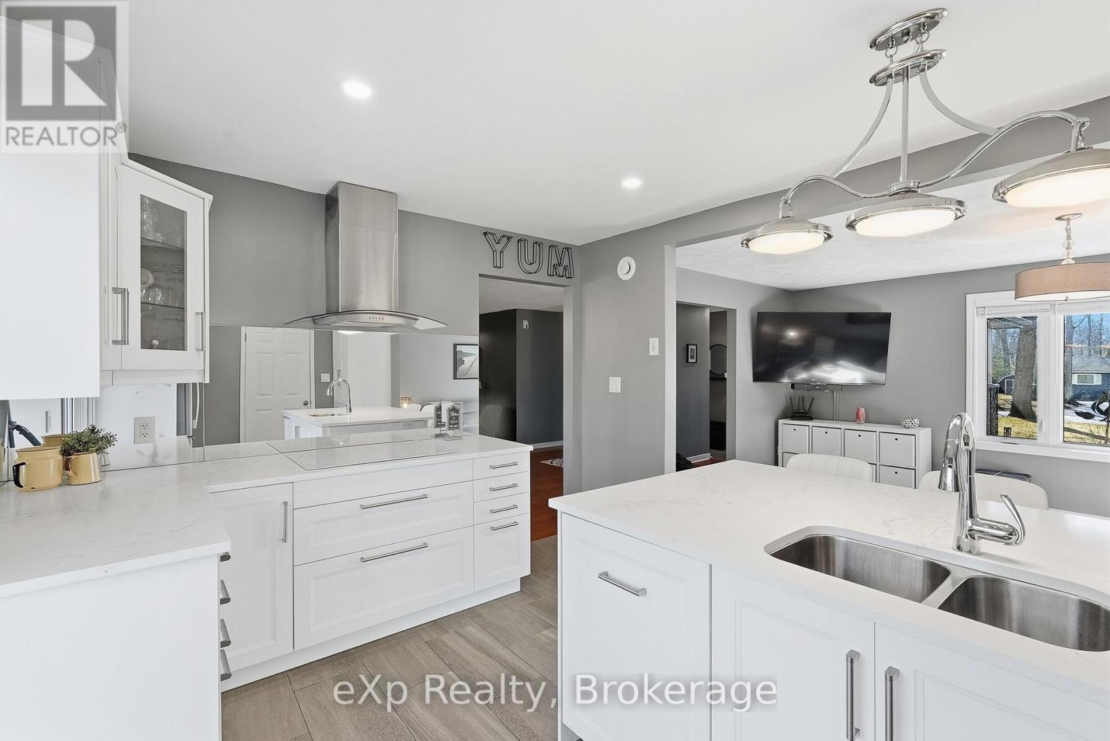 90 Mapleport Crescent, South Bruce Peninsula, Ontario  N0H 2G0 - Photo 24 - X12974064