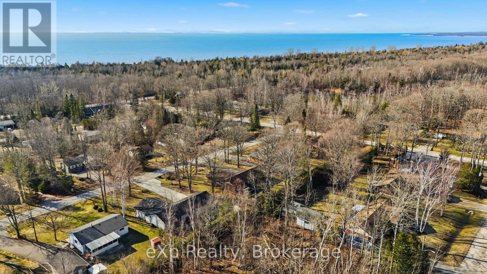 90 Mapleport Crescent, South Bruce Peninsula, Ontario  N0H 2G0 - Photo 4 - X12974064