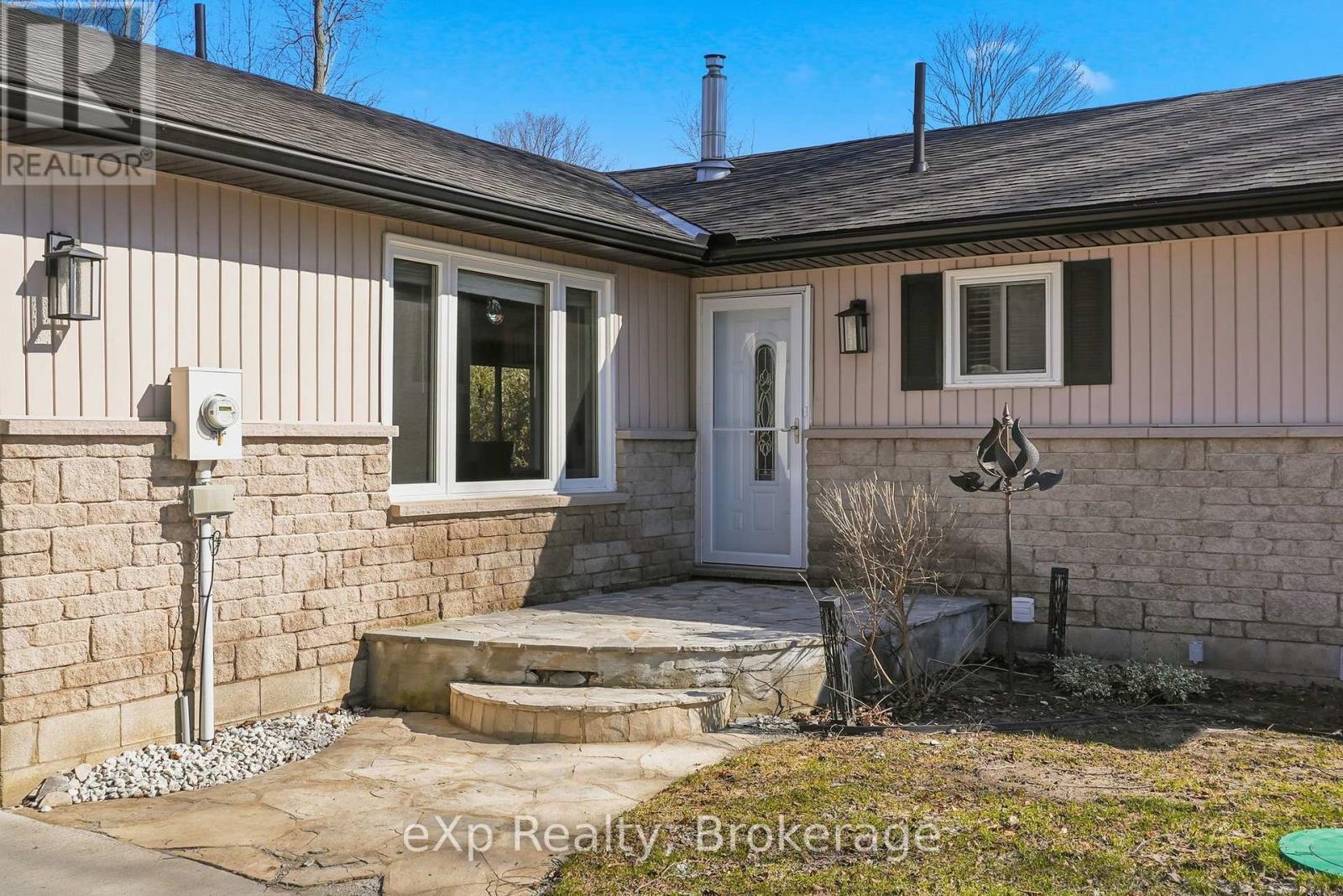 90 Mapleport Crescent, South Bruce Peninsula, Ontario  N0H 2G0 - Photo 7 - X12974064