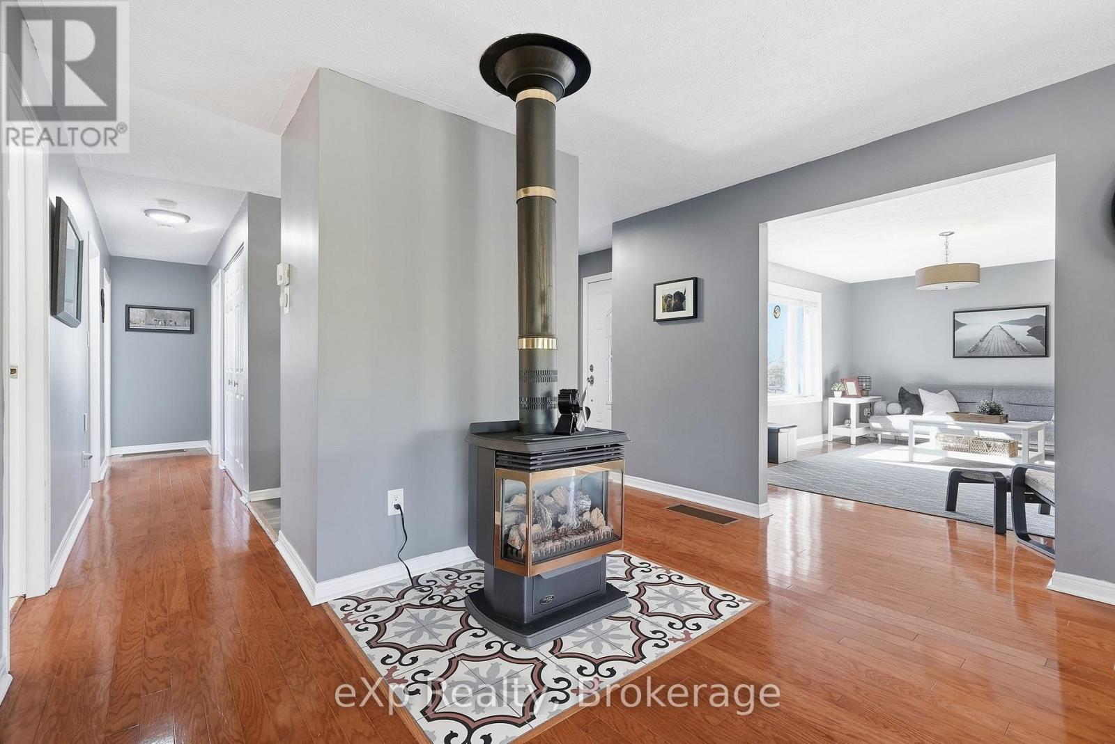 90 Mapleport Crescent, South Bruce Peninsula, Ontario  N0H 2G0 - Photo 9 - X12974064