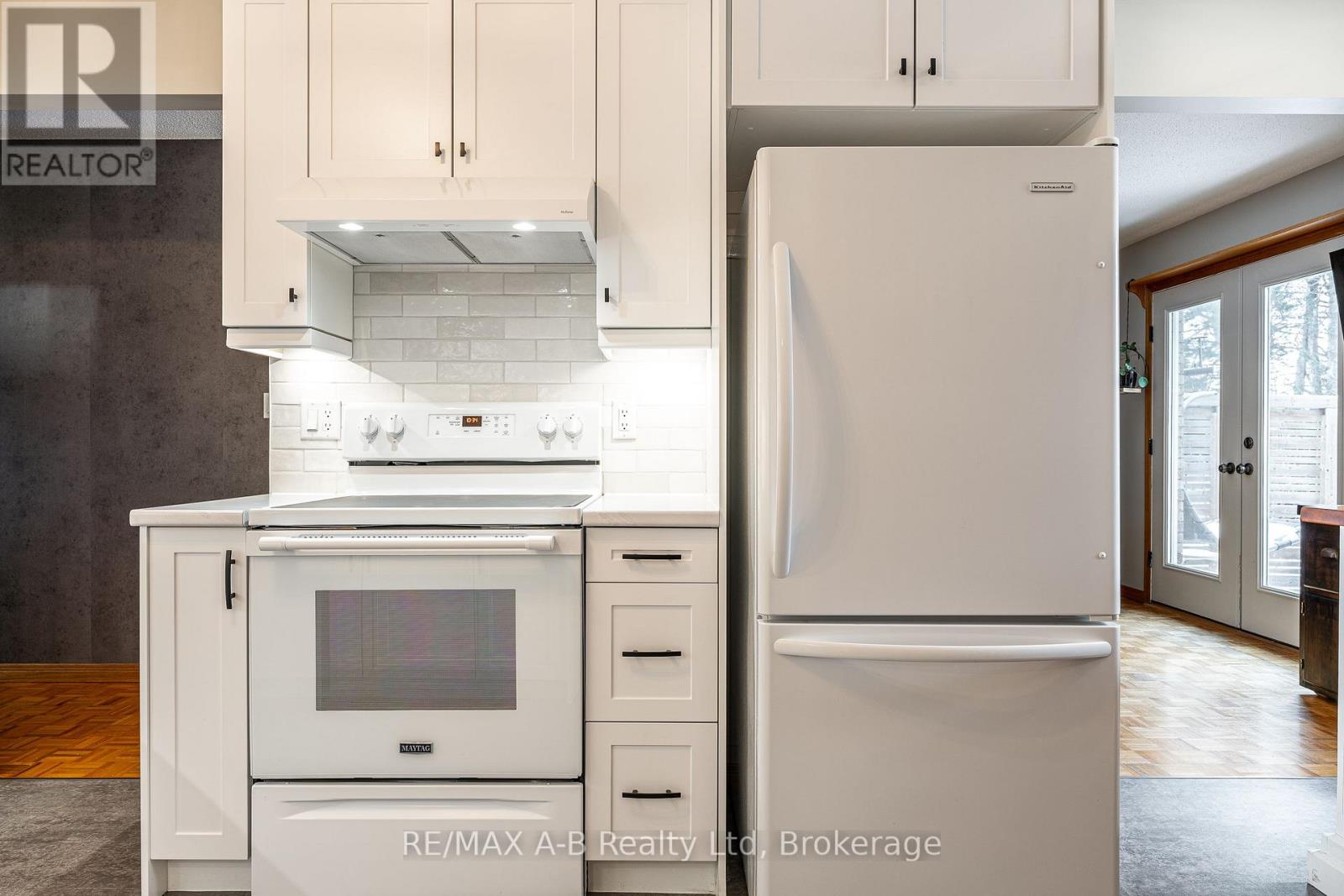 35 Sparling Crescent, St. Marys, Ontario  N4X 0A6 - Photo 11 - X12974138