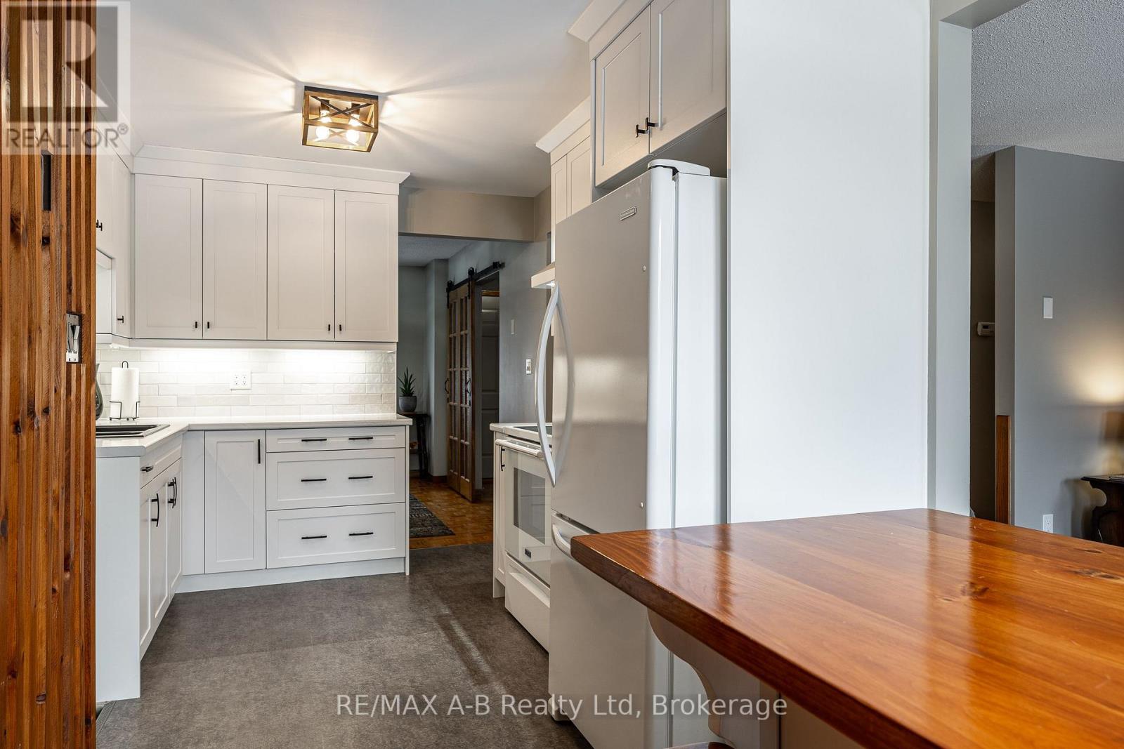 35 Sparling Crescent, St. Marys, Ontario  N4X 0A6 - Photo 12 - X12974138