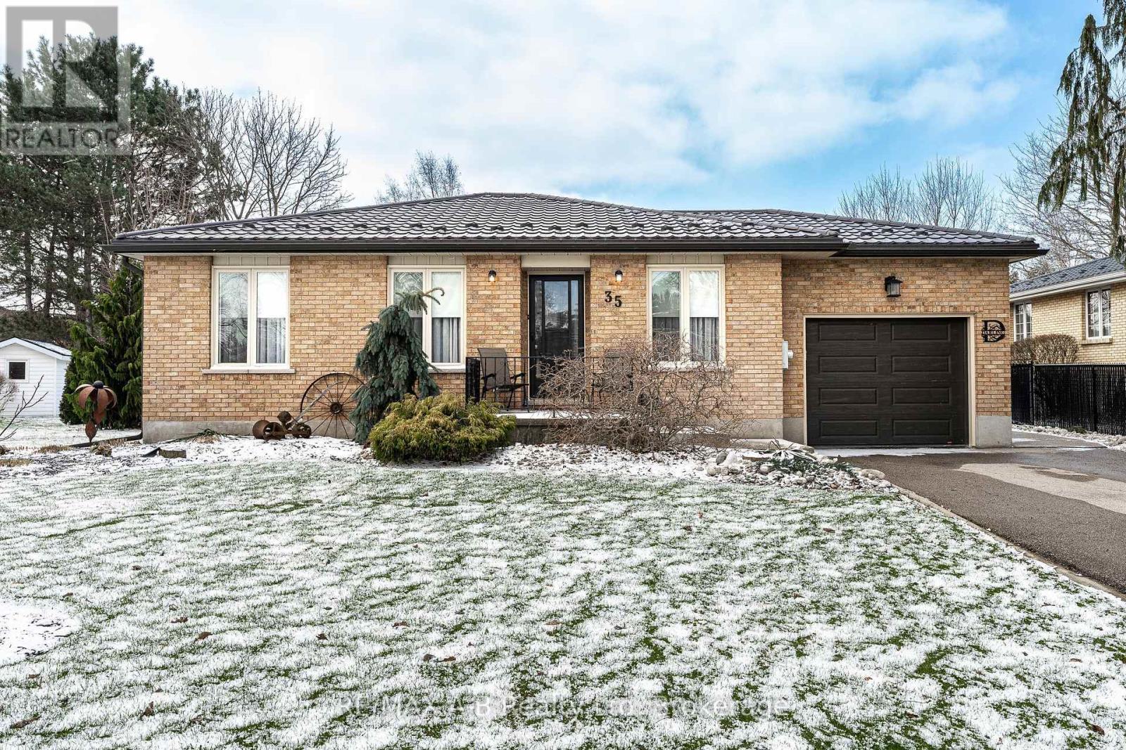 35 Sparling Crescent, St. Marys, Ontario  N4X 0A6 - Photo 2 - X12974138