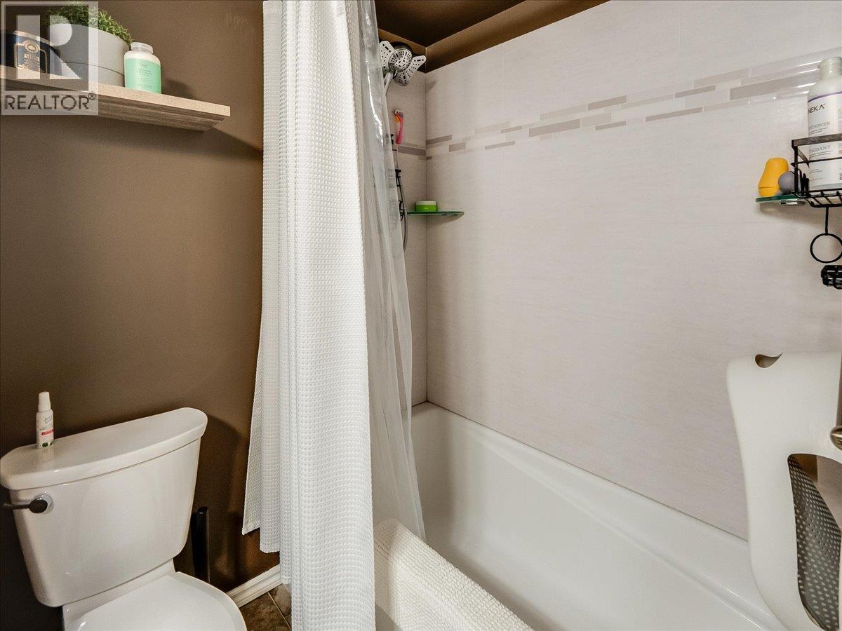 86 Bluebird Road, Fruitvale, British Columbia  V0G 1L1 - Photo 22 - 10382394