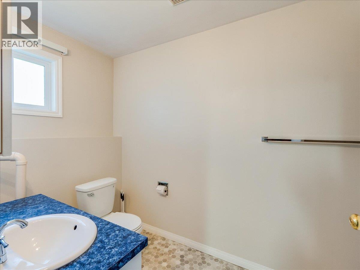 86 Bluebird Road, Fruitvale, British Columbia  V0G 1L1 - Photo 35 - 10382394