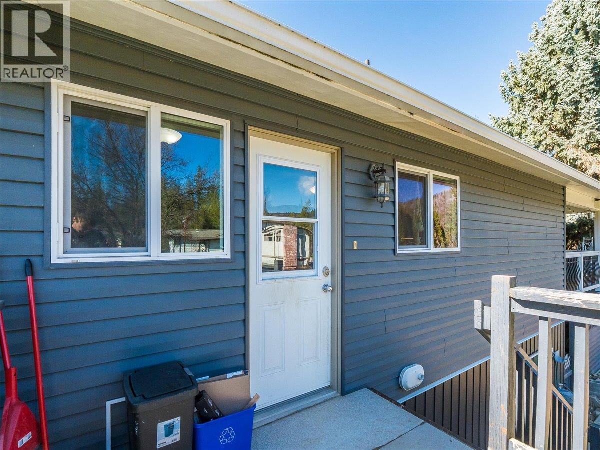 86 Bluebird Road, Fruitvale, British Columbia  V0G 1L1 - Photo 43 - 10382394