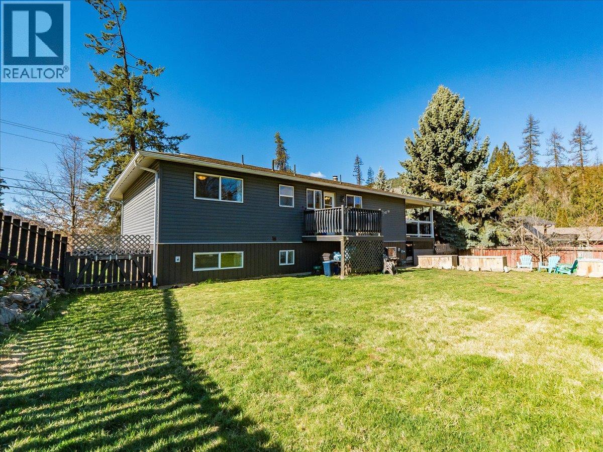 86 Bluebird Road, Fruitvale, British Columbia  V0G 1L1 - Photo 54 - 10382394