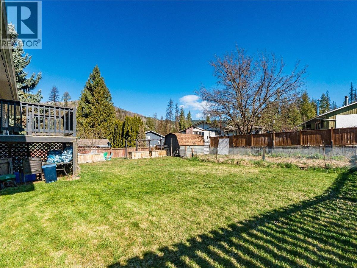 86 Bluebird Road, Fruitvale, British Columbia  V0G 1L1 - Photo 55 - 10382394