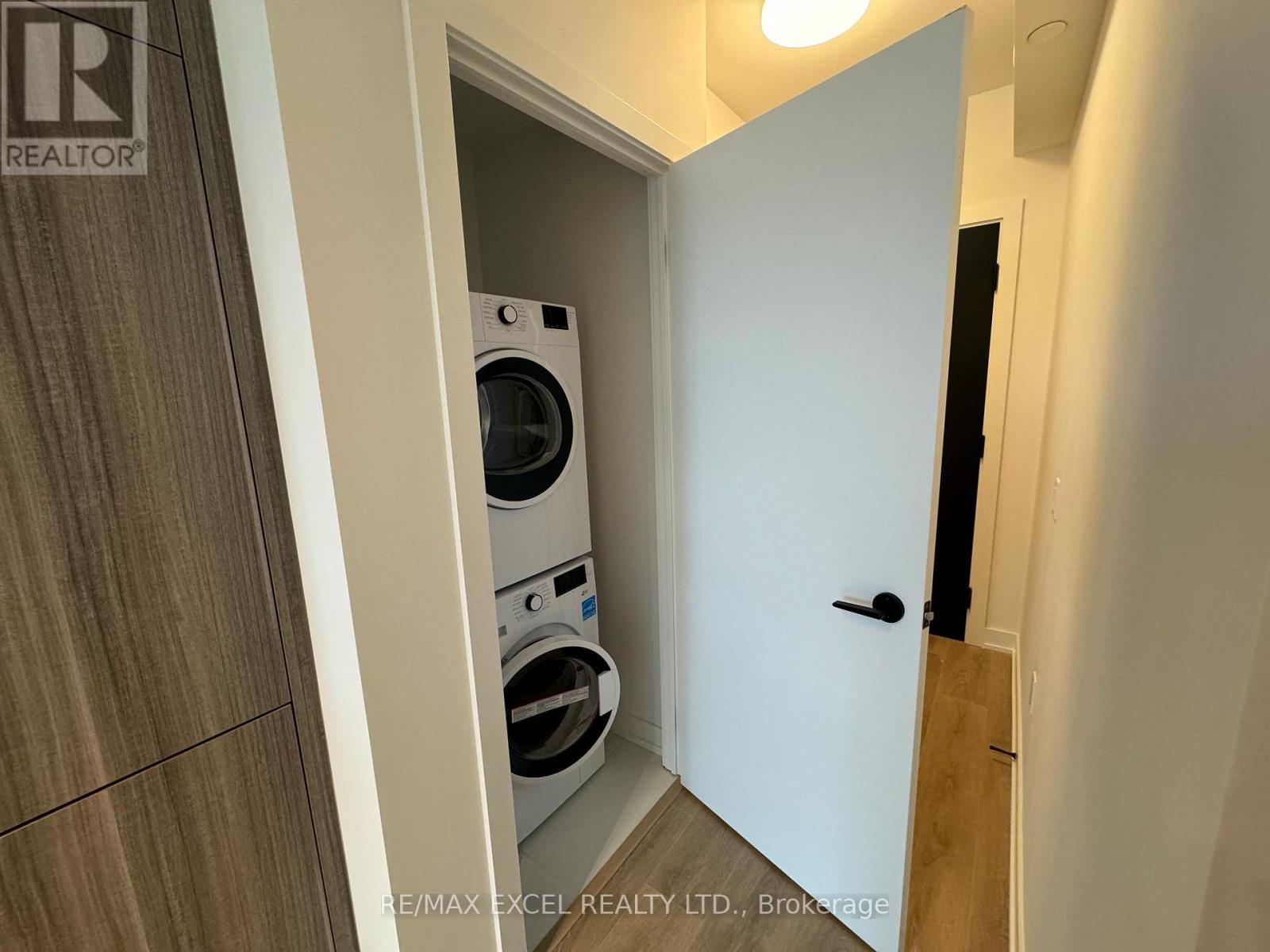 3804 - 117 Broadway Avenue, Toronto, Ontario  M4P 1V4 - Photo 2 - C12974146