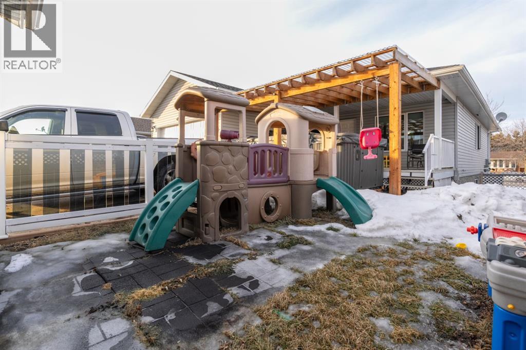 7601 41 Avenue, Camrose, Alberta  T4V 4C7 - Photo 36 - A2285531