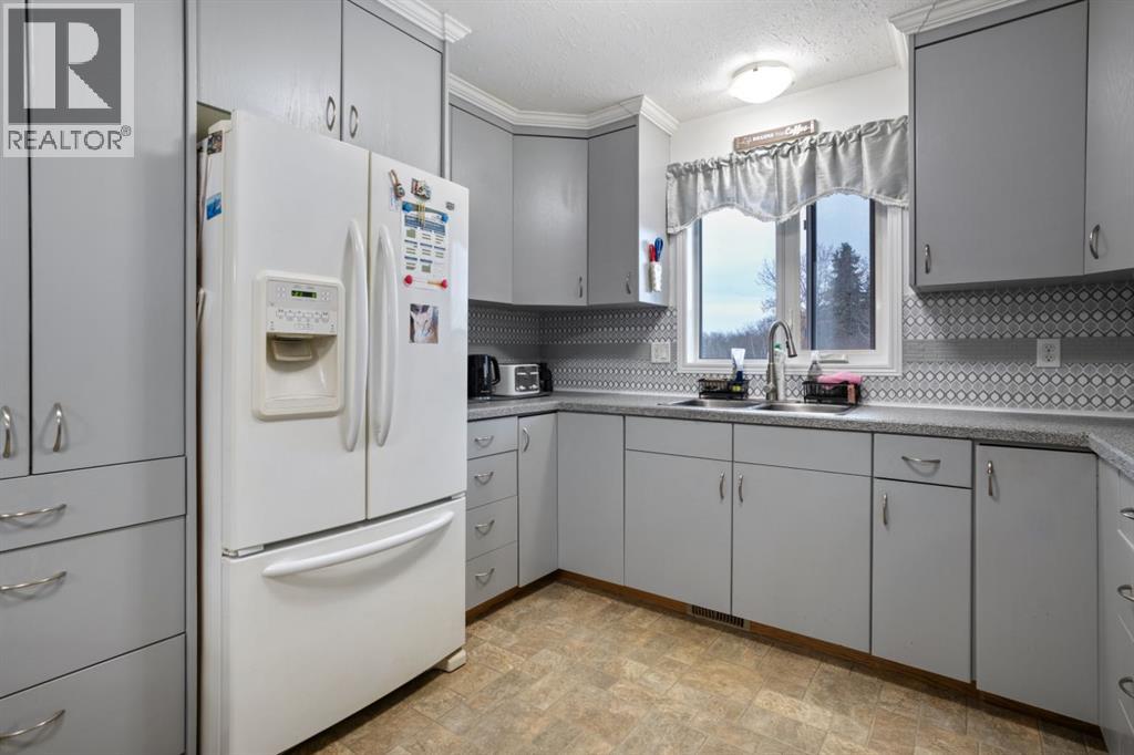 7601 41 Avenue, Camrose, Alberta  T4V 4C7 - Photo 5 - A2285531