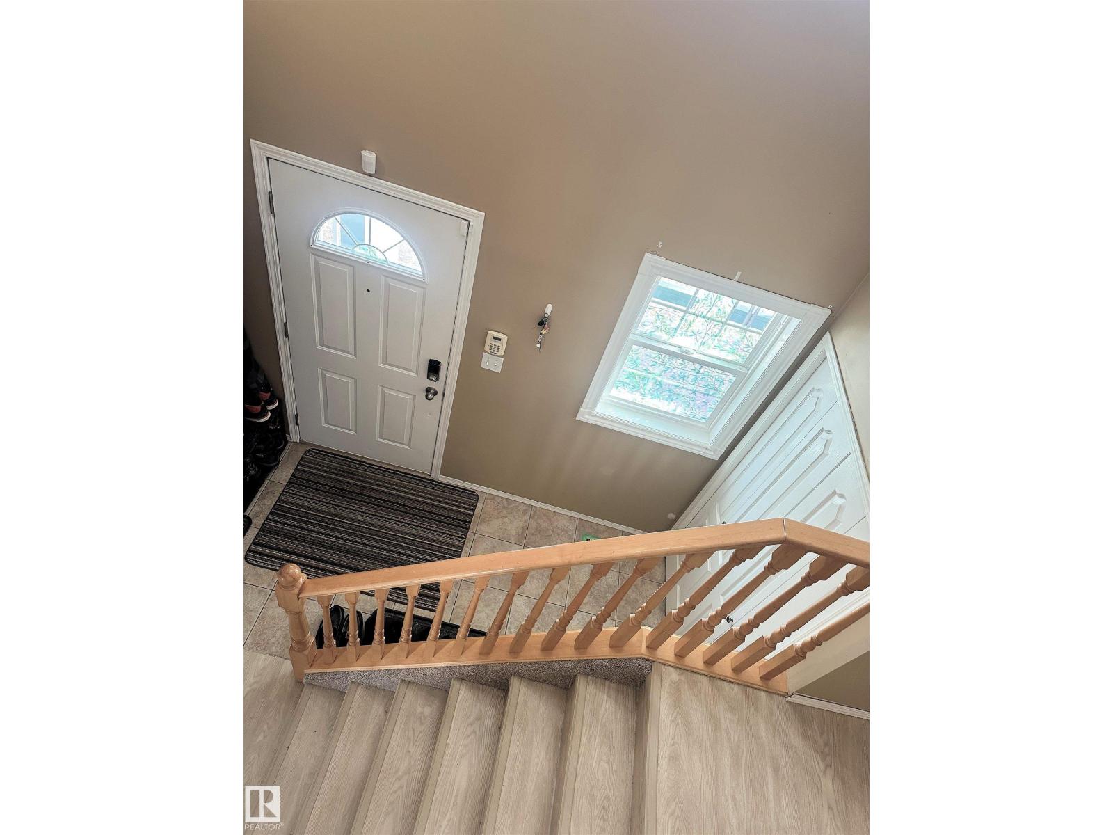 1750 Tomlinson Cm Nw, Edmonton, Alberta  T6R 2W5 - Photo 2 - E4481050