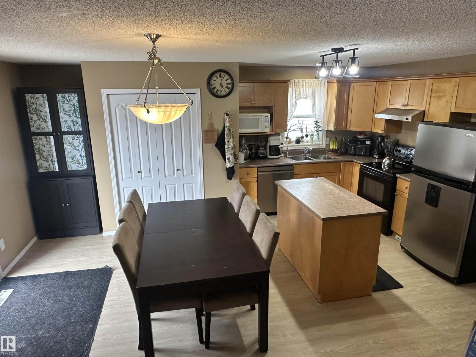 1750 Tomlinson Cm Nw, Edmonton, Alberta  T6R 2W5 - Photo 10 - E4481050