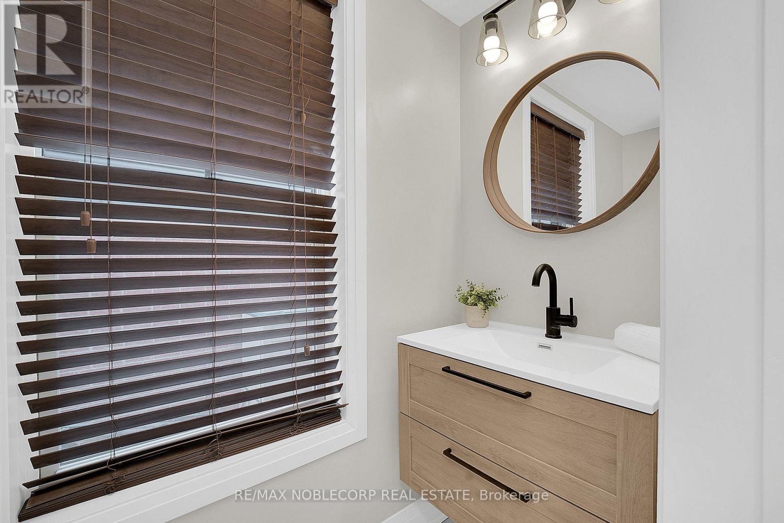 29 Mugford Road, Aurora, Ontario  L4G 7H4 - Photo 15 - N12974120