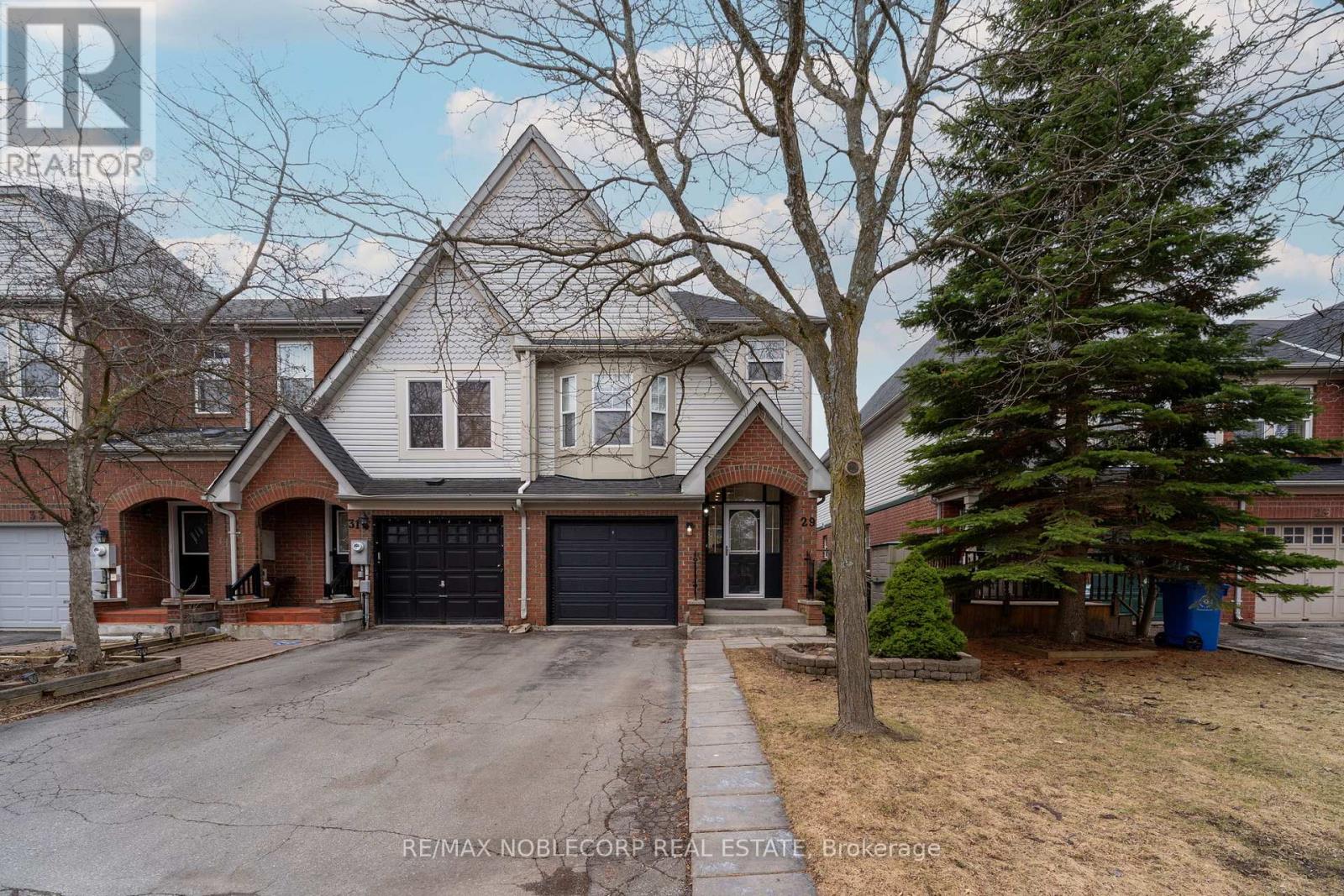 29 Mugford Road, Aurora, Ontario  L4G 7H4 - Photo 2 - N12974120