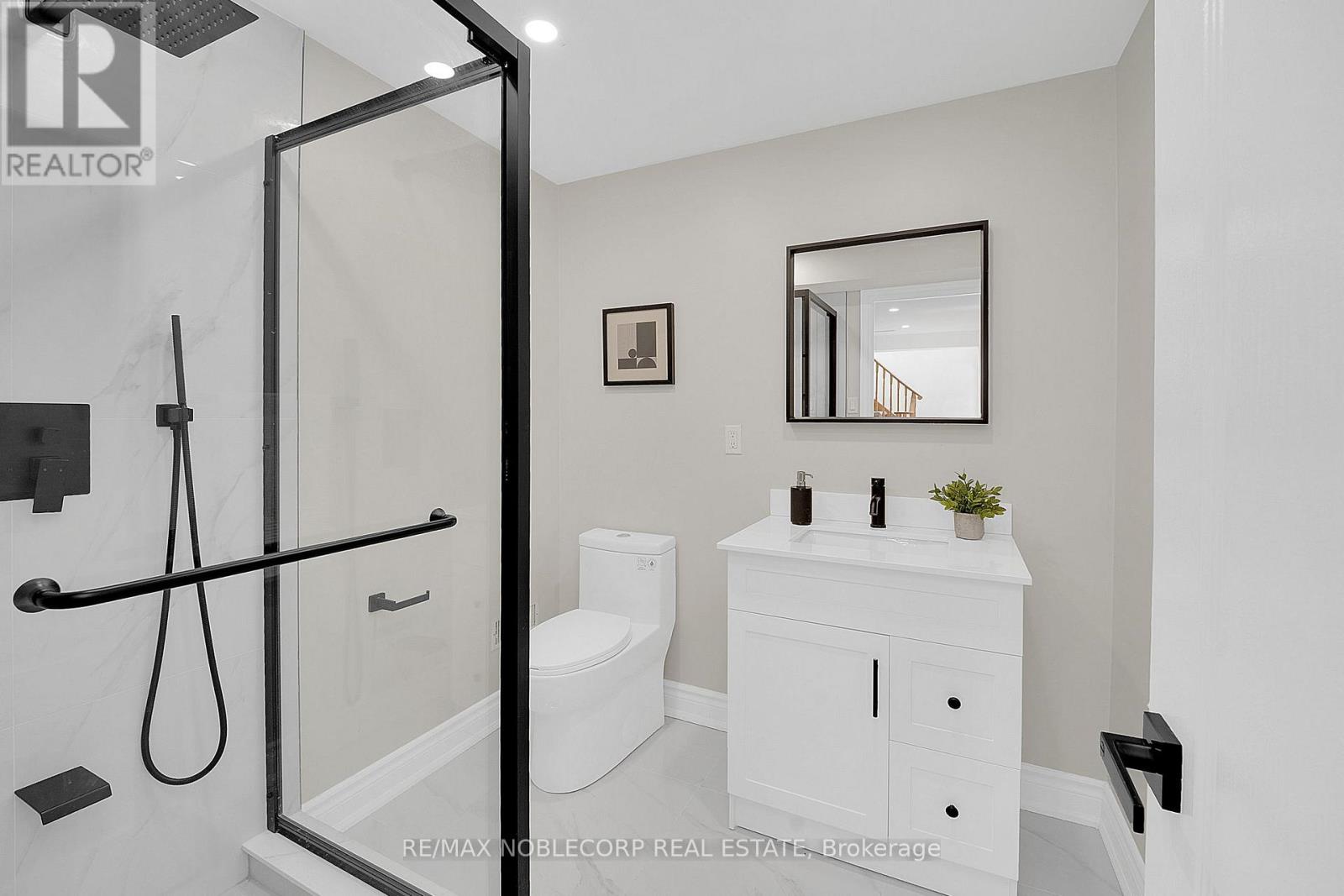 29 Mugford Road, Aurora, Ontario  L4G 7H4 - Photo 27 - N12974120