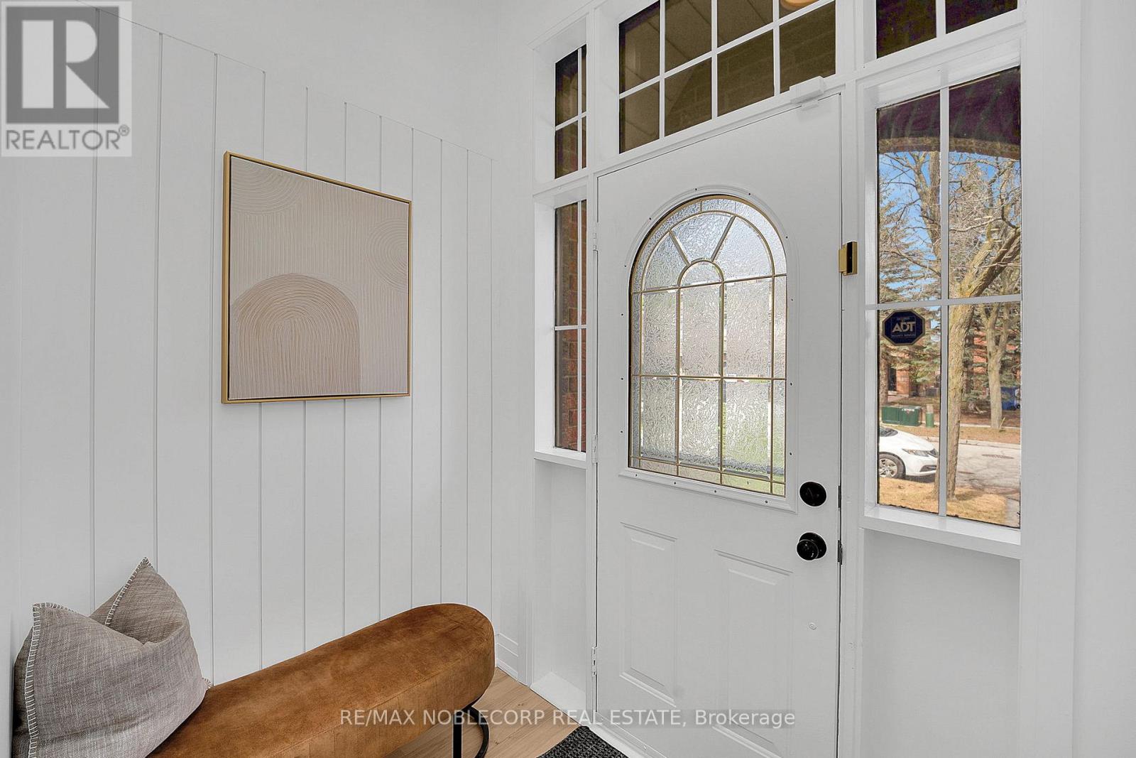 29 Mugford Road, Aurora, Ontario  L4G 7H4 - Photo 6 - N12974120