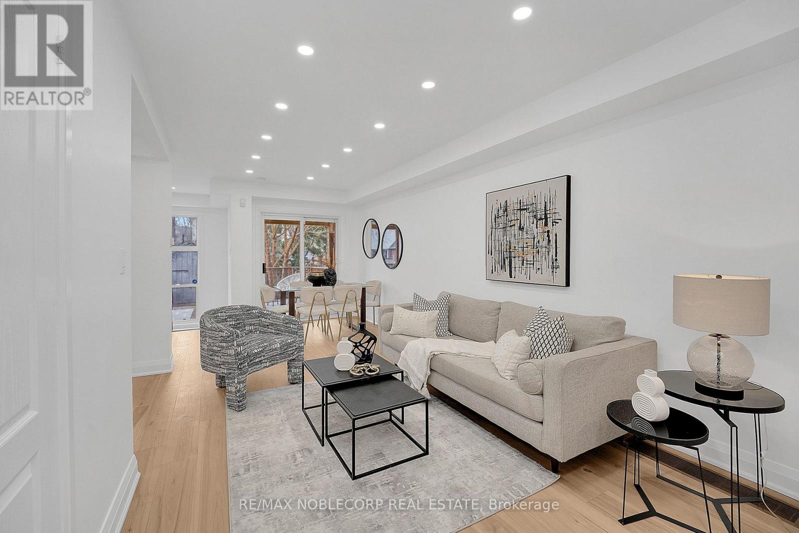 29 Mugford Road, Aurora, Ontario  L4G 7H4 - Photo 7 - N12974120