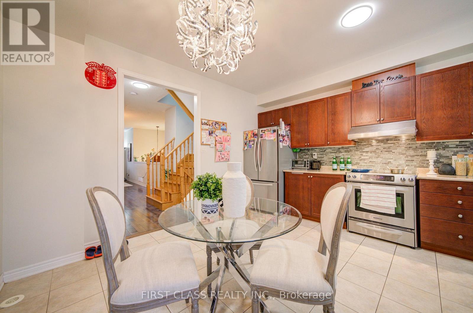 322 Delray Drive, Markham, Ontario  L6E 0R2 - Photo 10 - N12974152