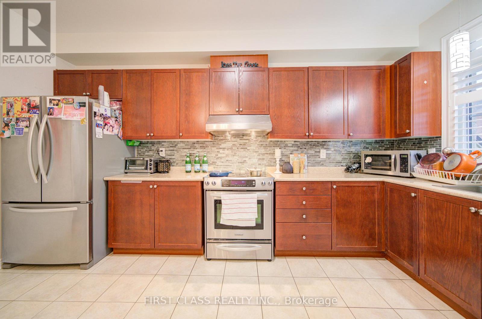 322 Delray Drive, Markham, Ontario  L6E 0R2 - Photo 12 - N12974152