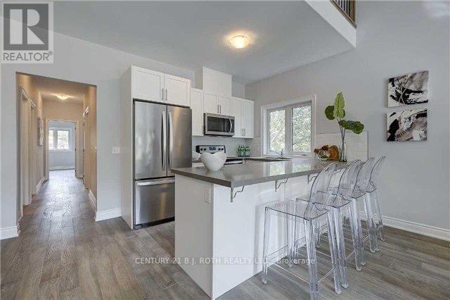 Upper Level - 189 Patterson Road, Barrie (Ardagh), Ontario  L4N 4R7 - Photo 7 - S12974104