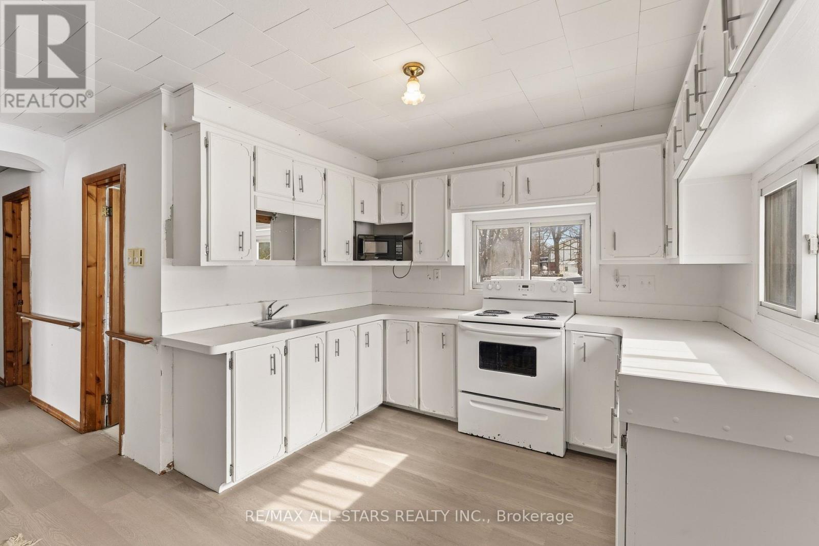 46 Helen Street, Kawartha Lakes, Ontario  K0M 1N0 - Photo 17 - X12823662