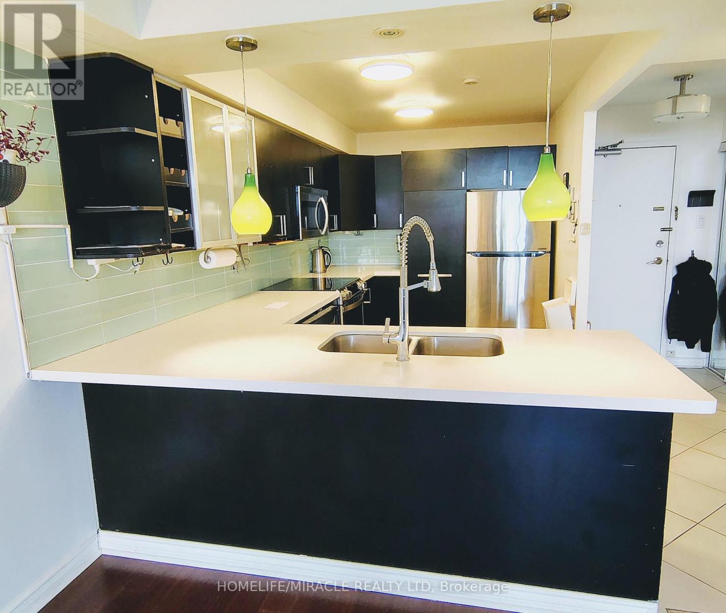 1512 - 3845 Lake Shore Boulevard W, Toronto, Ontario  M8W 4Y3 - Photo 3 - W12974112