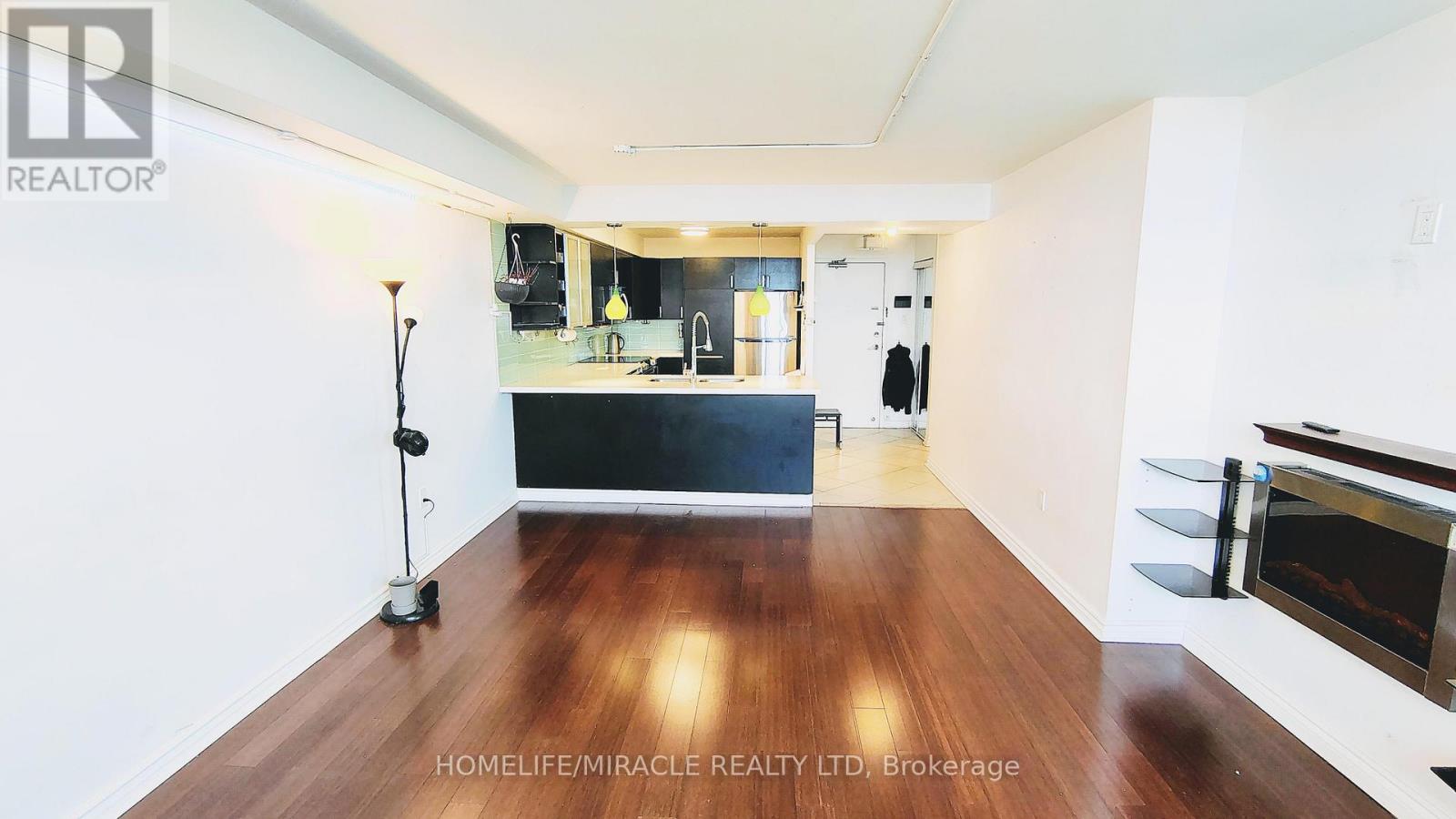 1512 - 3845 Lake Shore Boulevard W, Toronto, Ontario  M8W 4Y3 - Photo 4 - W12974112