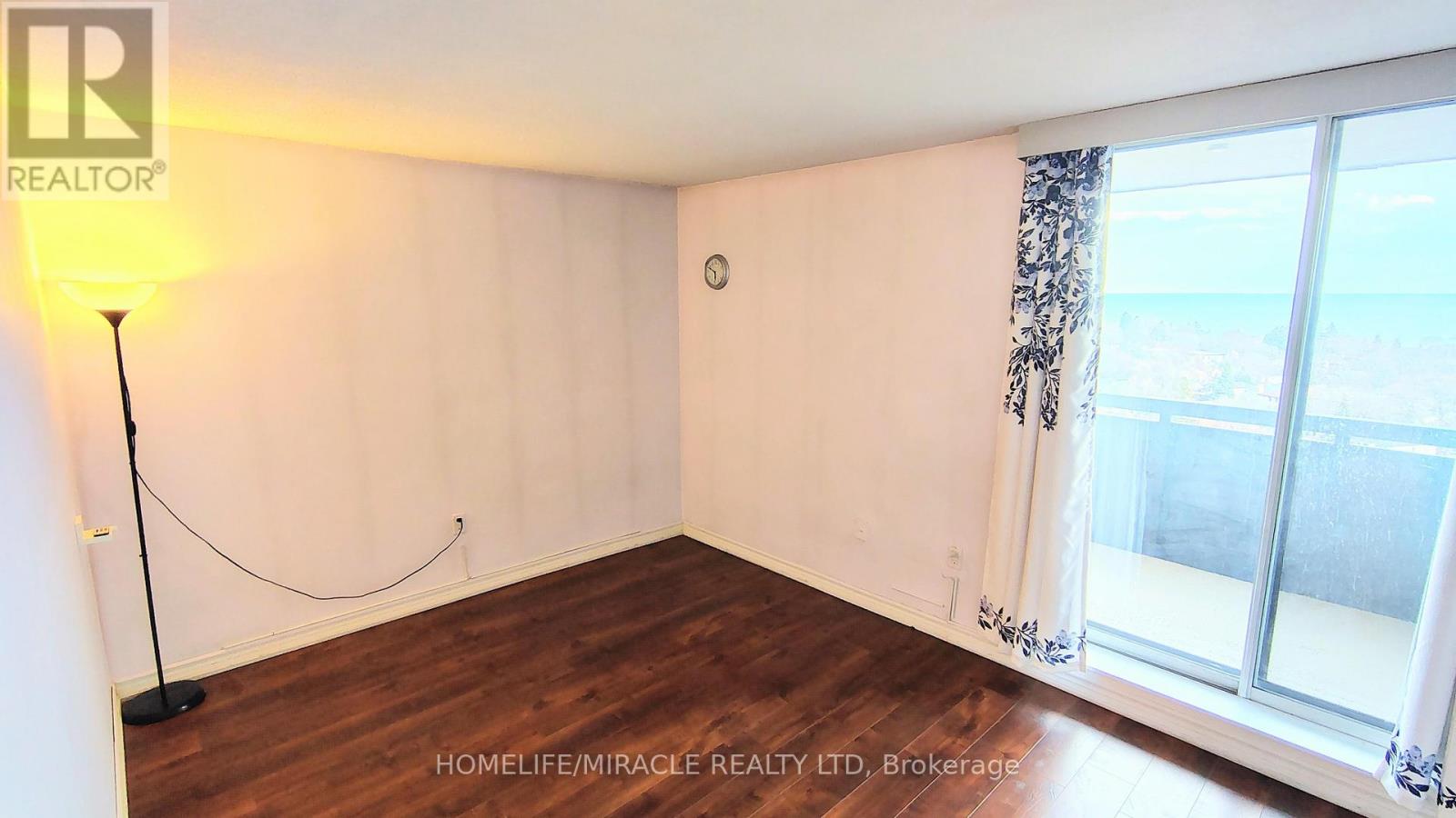 1512 - 3845 Lake Shore Boulevard W, Toronto, Ontario  M8W 4Y3 - Photo 5 - W12974112