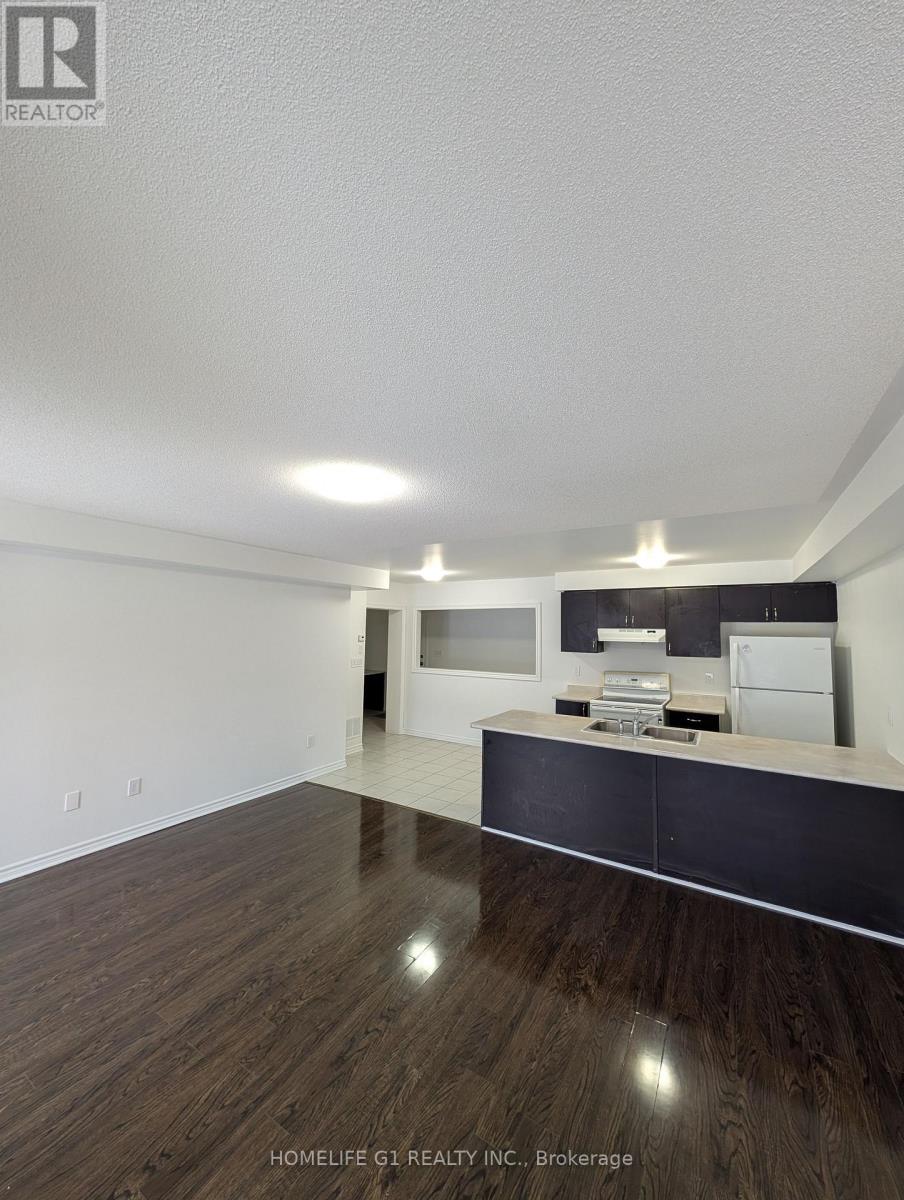 91 - 200 Veterans Drive, Brampton (Northwest Brampton), Ontario  L7A 4S6 - Photo 2 - W12974122