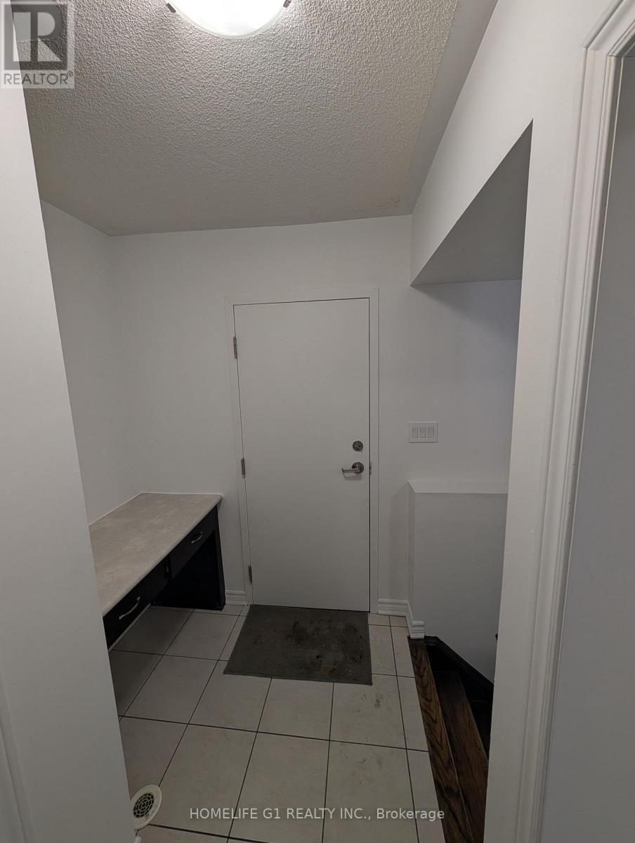 91 - 200 Veterans Drive, Brampton (Northwest Brampton), Ontario  L7A 4S6 - Photo 9 - W12974122