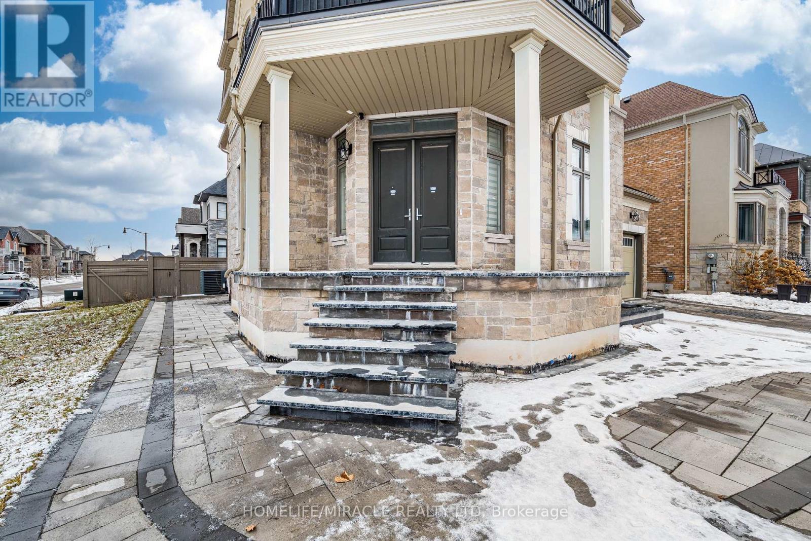 22 Longevity Road, Brampton, Ontario  L6X 5P3 - Photo 2 - W12974144