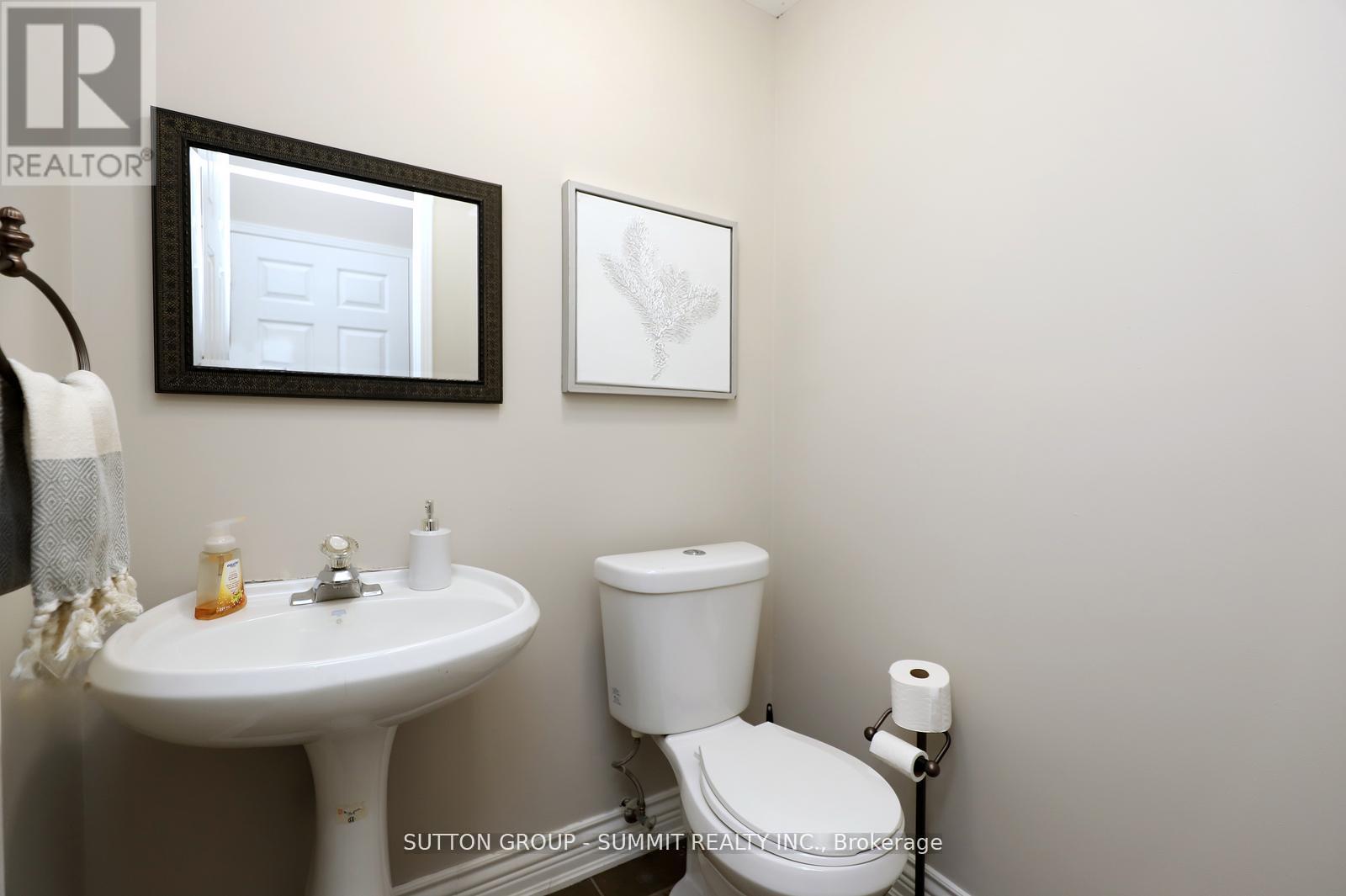 260 Glenashton Drive, Oakville, Ontario  L6H 6H5 - Photo 15 - W12974156