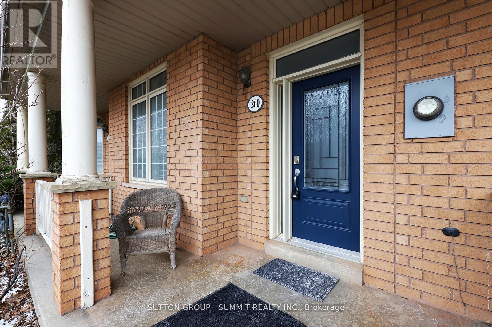 260 Glenashton Drive, Oakville, Ontario  L6H 6H5 - Photo 2 - W12974156
