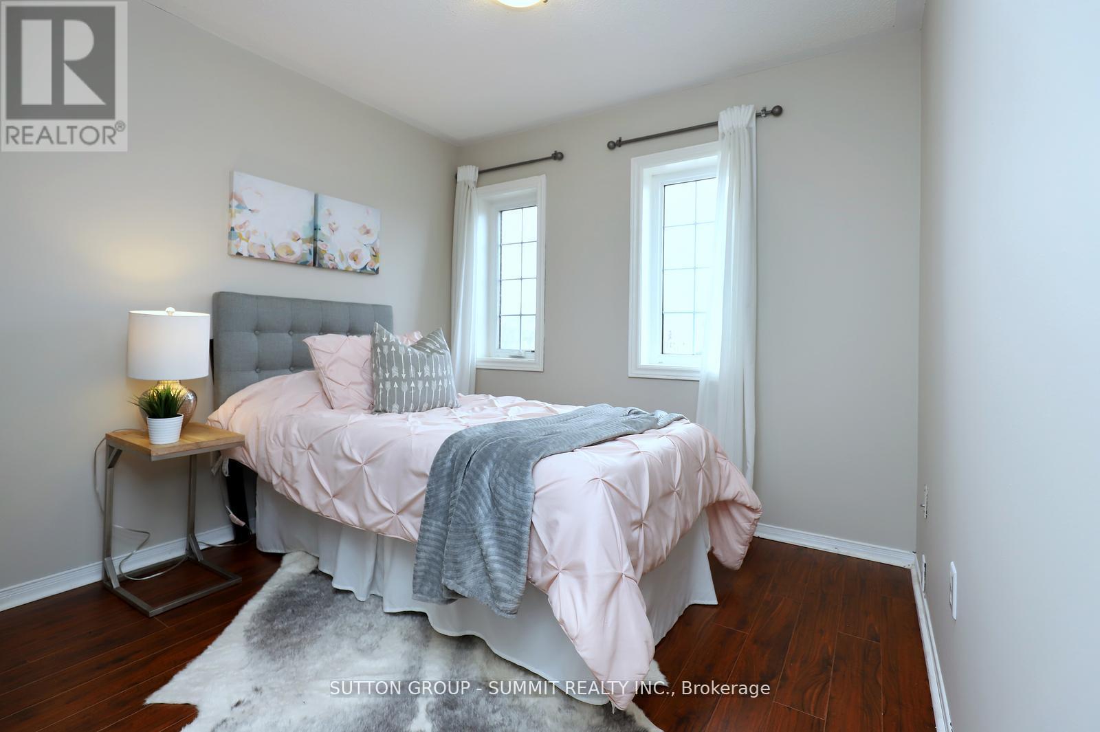 260 Glenashton Drive, Oakville, Ontario  L6H 6H5 - Photo 22 - W12974156