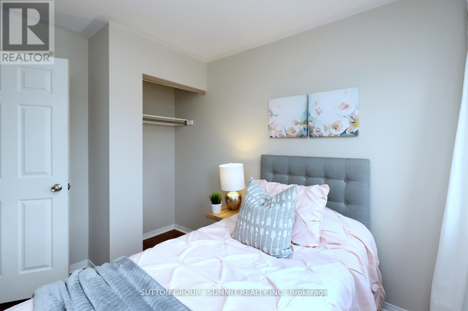 260 Glenashton Drive, Oakville, Ontario  L6H 6H5 - Photo 23 - W12974156