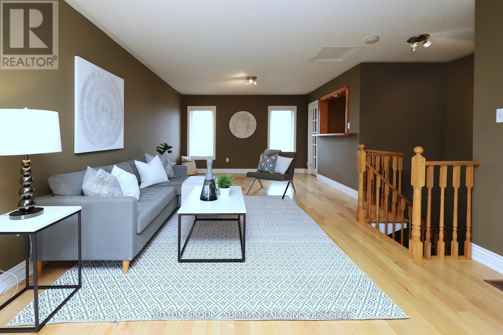 260 Glenashton Drive, Oakville, Ontario  L6H 6H5 - Photo 25 - W12974156