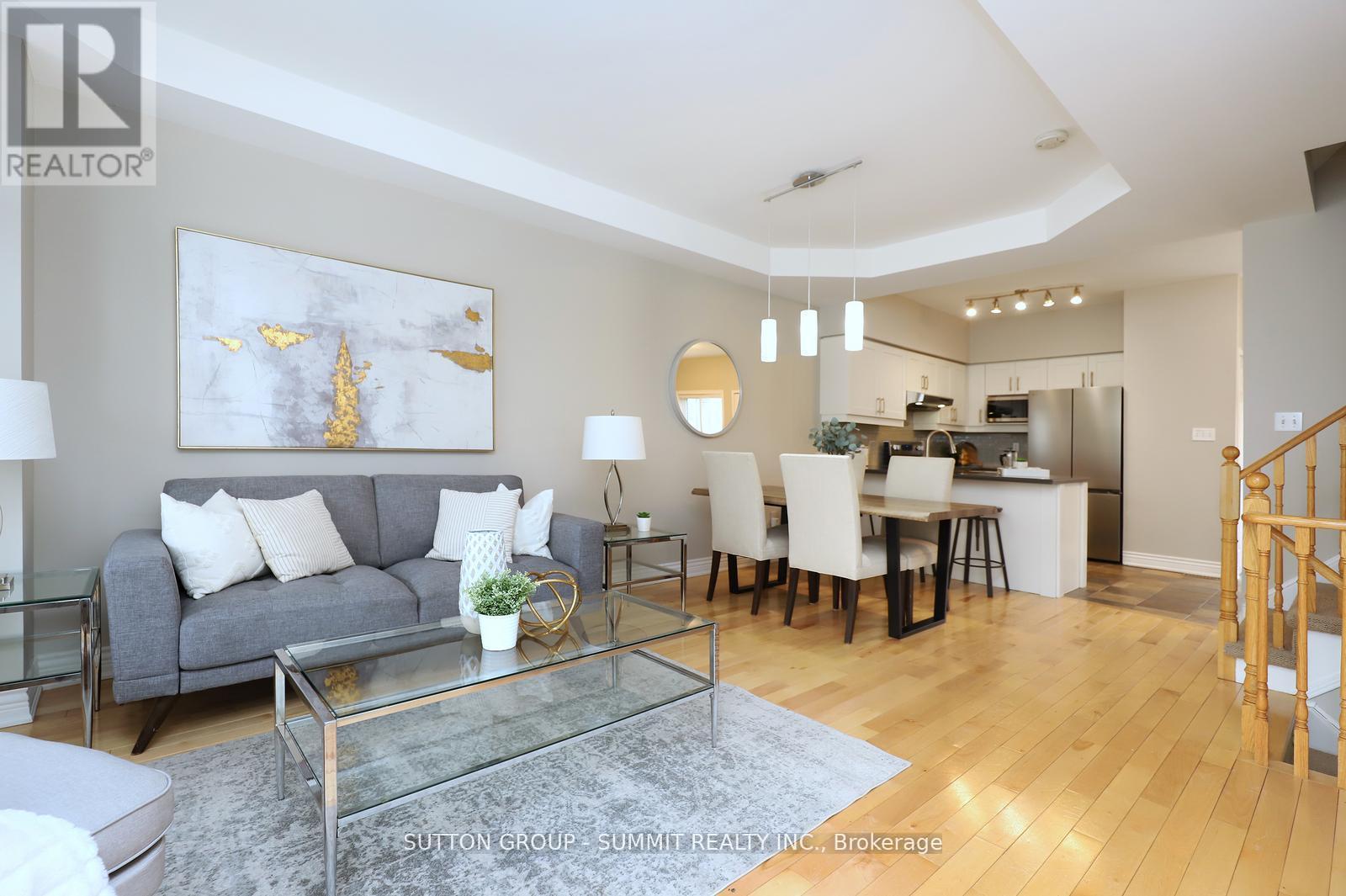 260 Glenashton Drive, Oakville, Ontario  L6H 6H5 - Photo 6 - W12974156