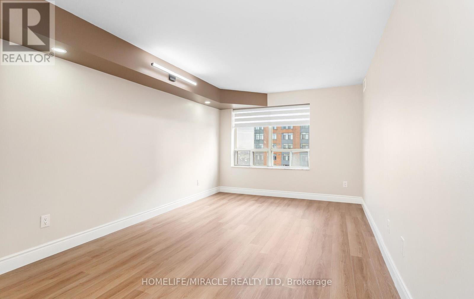 811 - 325 Webb Drive, Mississauga (City Centre), Ontario  L4T 2J7 - Photo 15 - W12974160