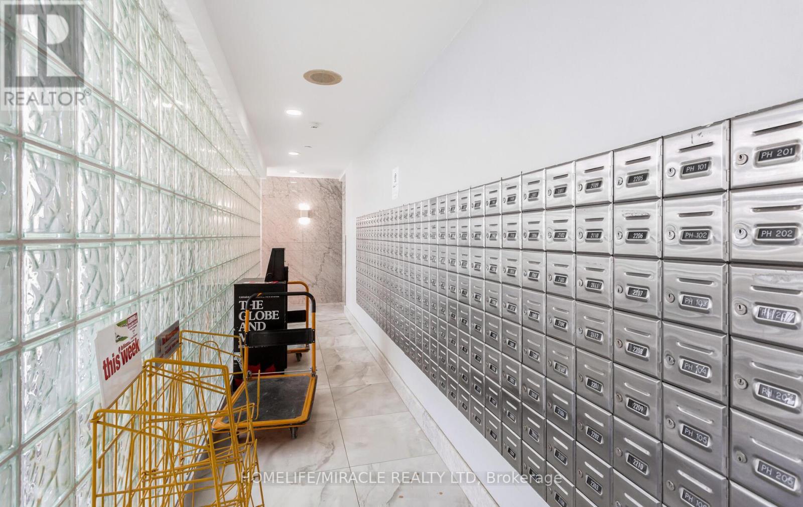 811 - 325 Webb Drive, Mississauga (City Centre), Ontario  L4T 2J7 - Photo 18 - W12974160