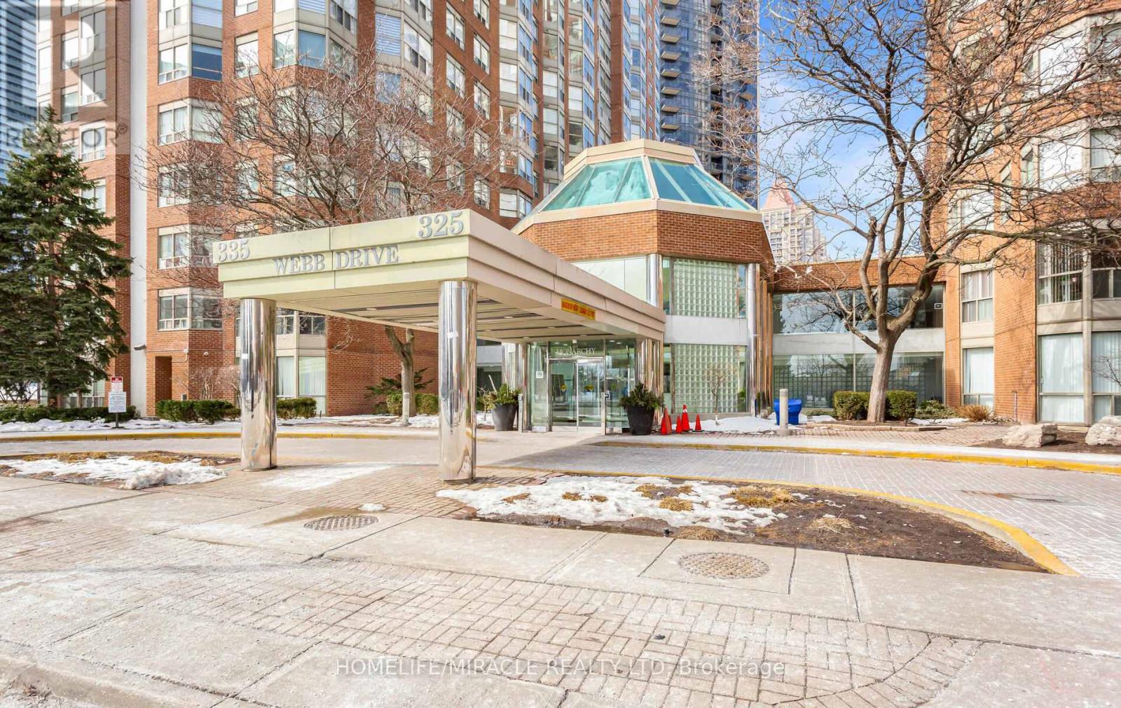 811 - 325 Webb Drive, Mississauga (City Centre), Ontario  L4T 2J7 - Photo 2 - W12974160