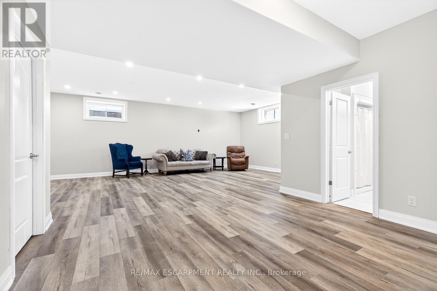 4 - 3757 St. Peter Avenue, Niagara Falls, Ontario  L2J 0G2 - Photo 31 - X12974068