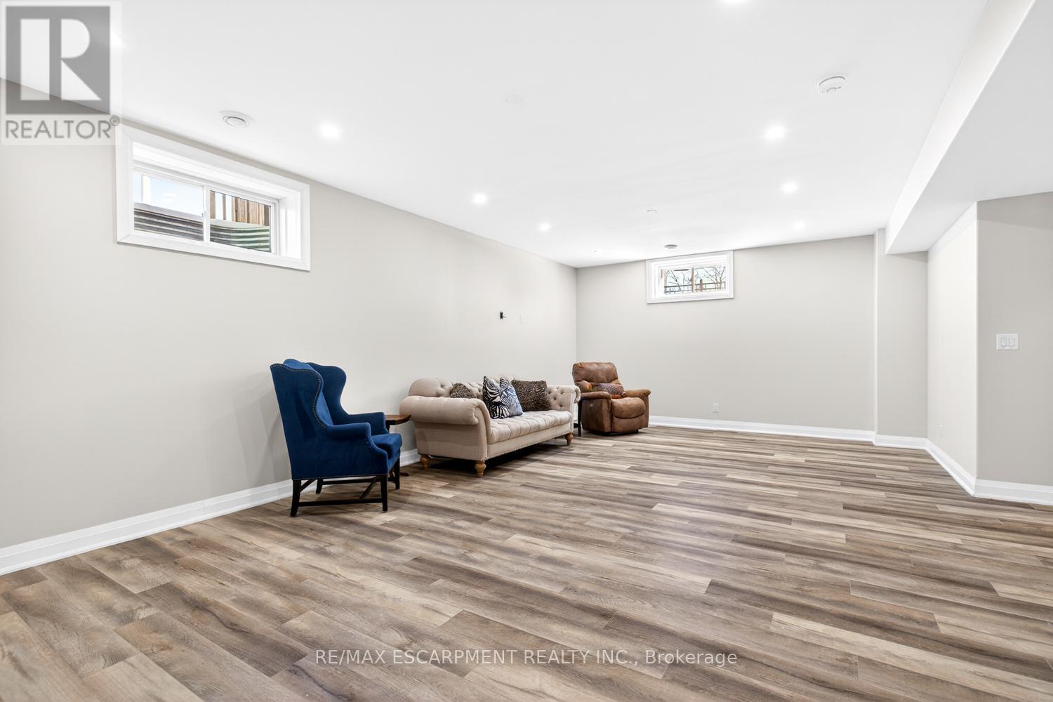 4 - 3757 St. Peter Avenue, Niagara Falls, Ontario  L2J 0G2 - Photo 32 - X12974068