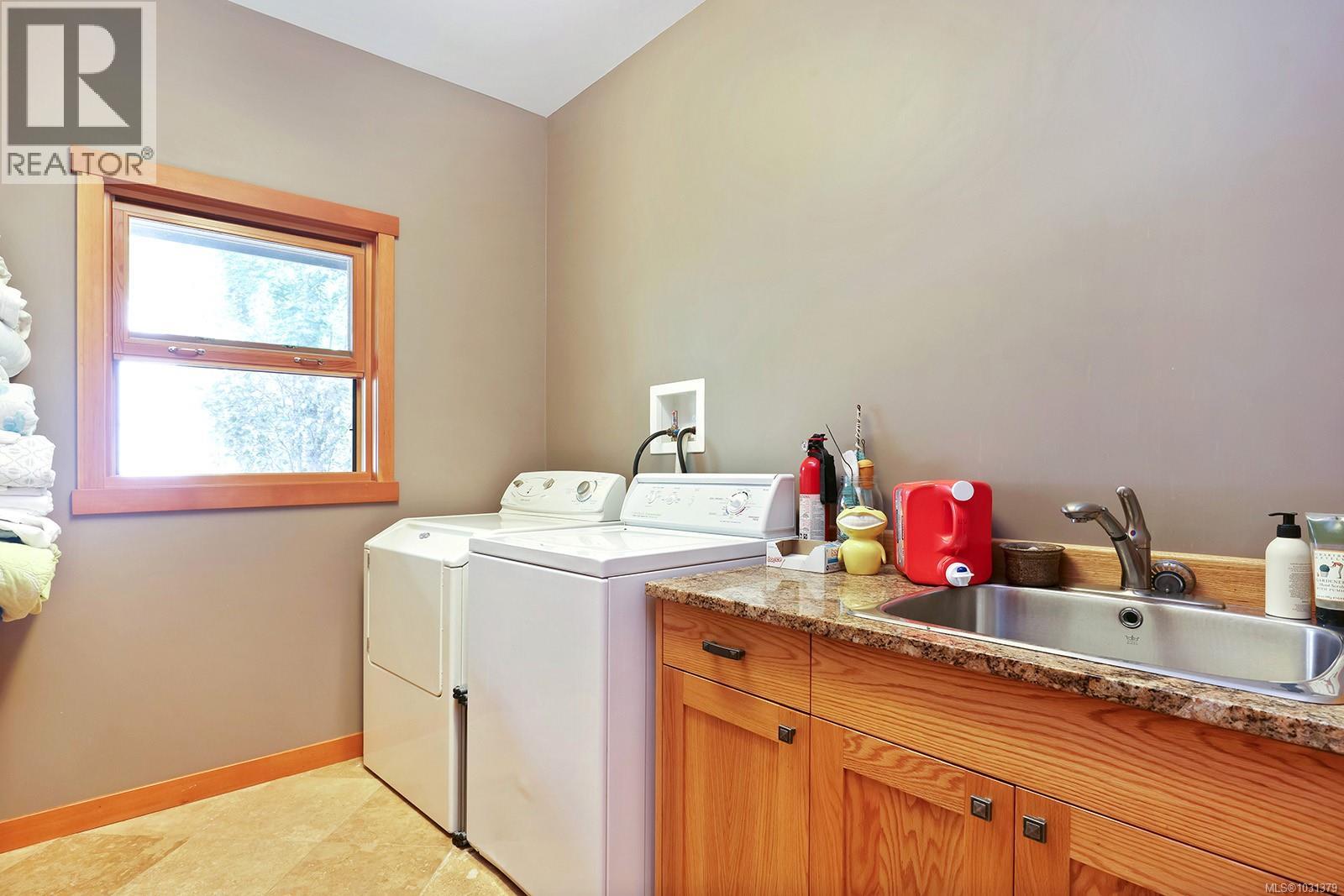 1645 Lea Smith Rd, Hornby Island, British Columbia  V0R 1Z0 - Photo 17 - 1031379