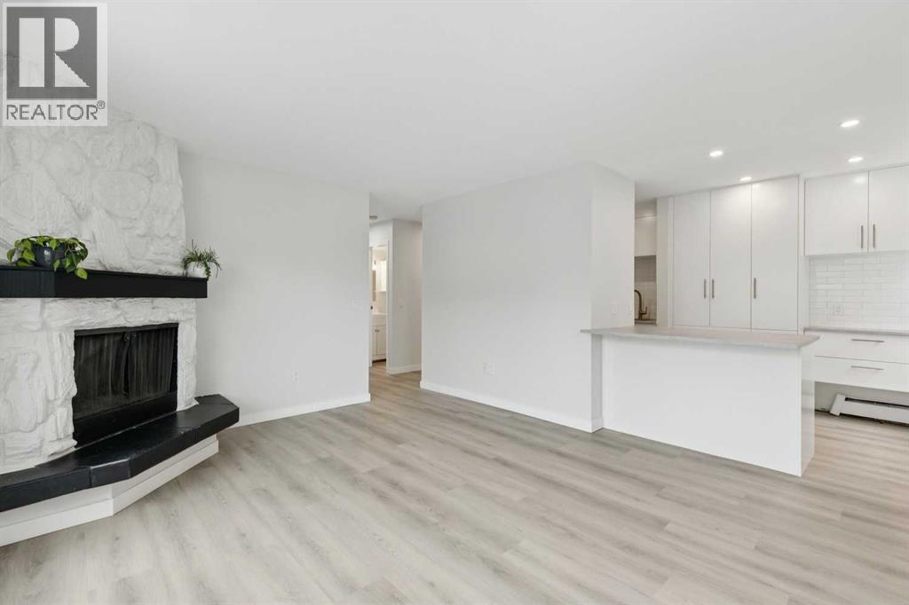 31, 2414 14A Street, Calgary, Alberta