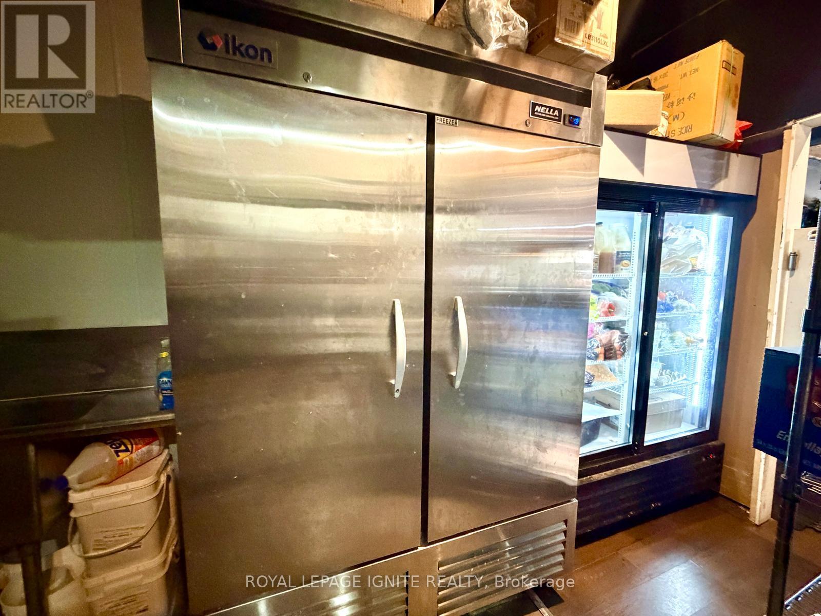 831 Dundas Street W, Toronto, Ontario  M6J 1V4 - Photo 21 - C12968402