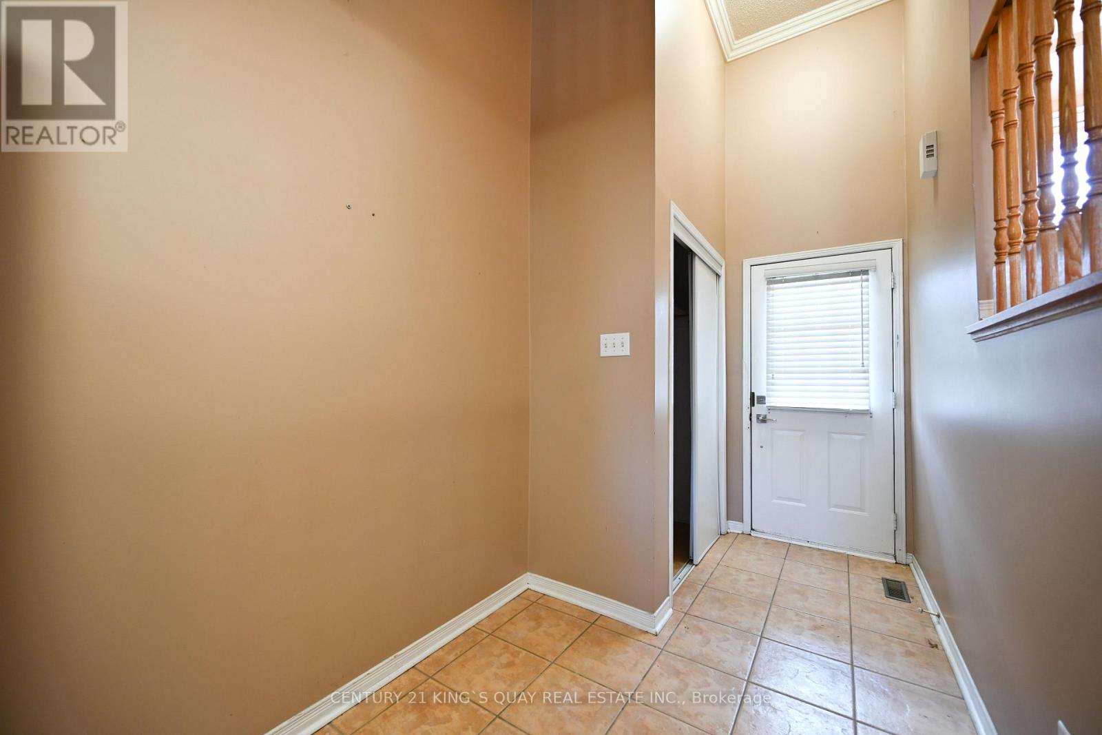 118 Mugford Road, Aurora, Ontario  L4G 7J8 - Photo 5 - N12967790