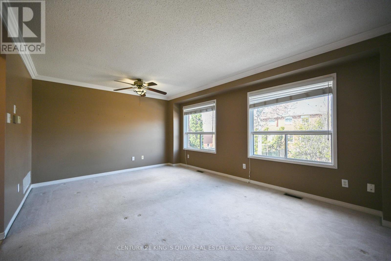 118 Mugford Road, Aurora, Ontario  L4G 7J8 - Photo 2 - N12967790