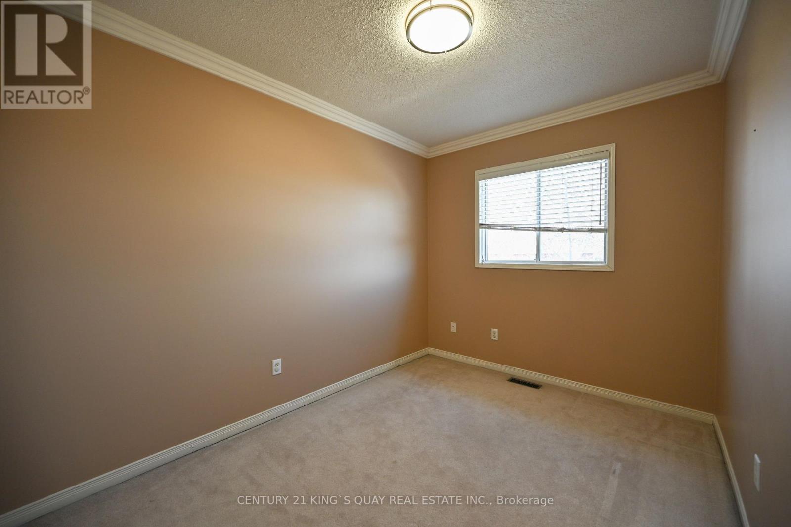 118 Mugford Road, Aurora, Ontario  L4G 7J8 - Photo 11 - N12967790