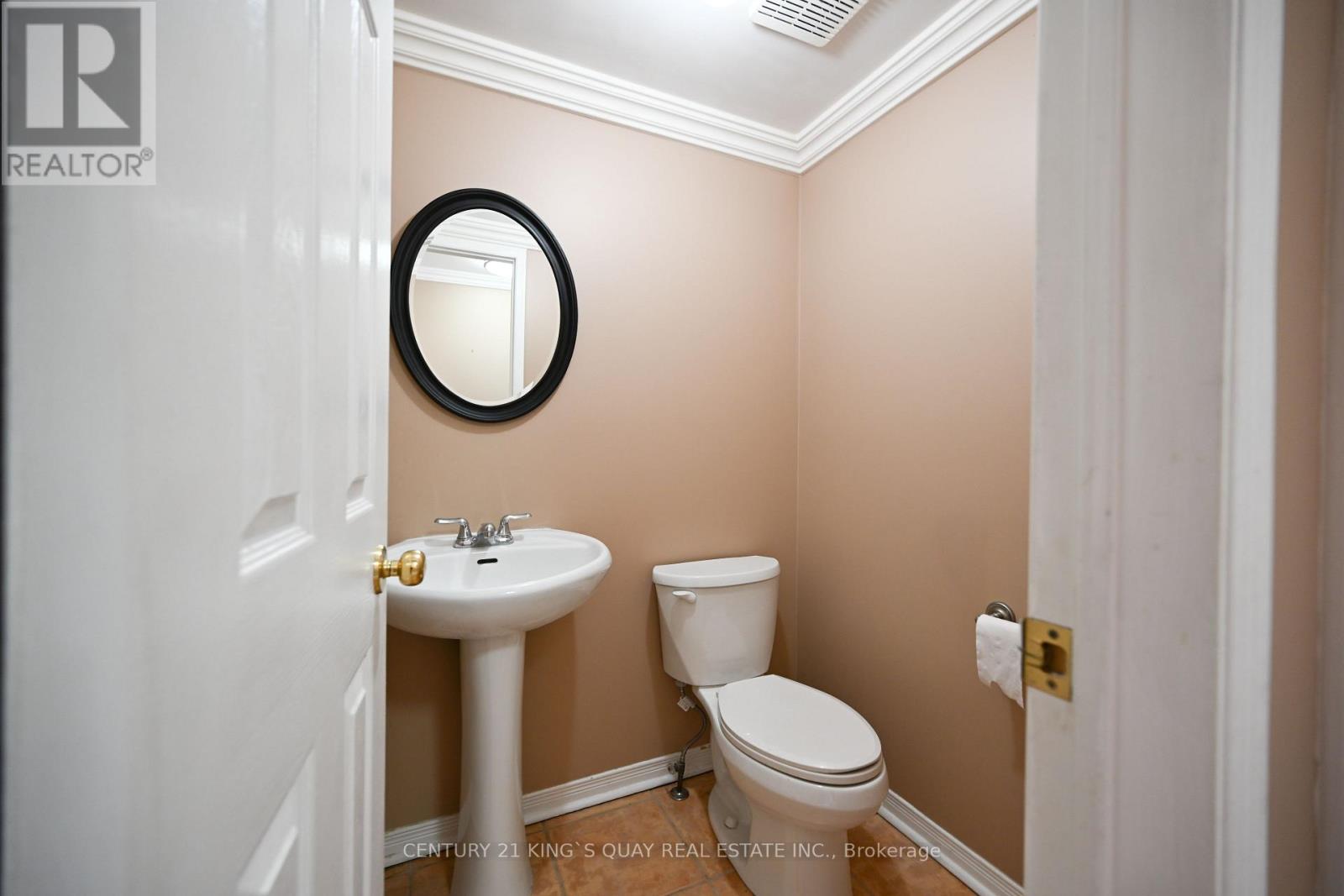 118 Mugford Road, Aurora, Ontario  L4G 7J8 - Photo 8 - N12967790